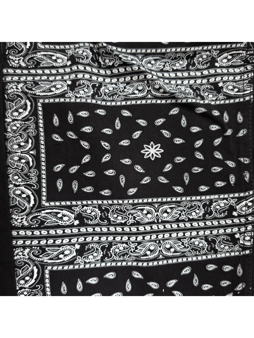 KDNK KNB3184 Men's 42 Black Bandana Paint Splatter Straight Jeans Sample